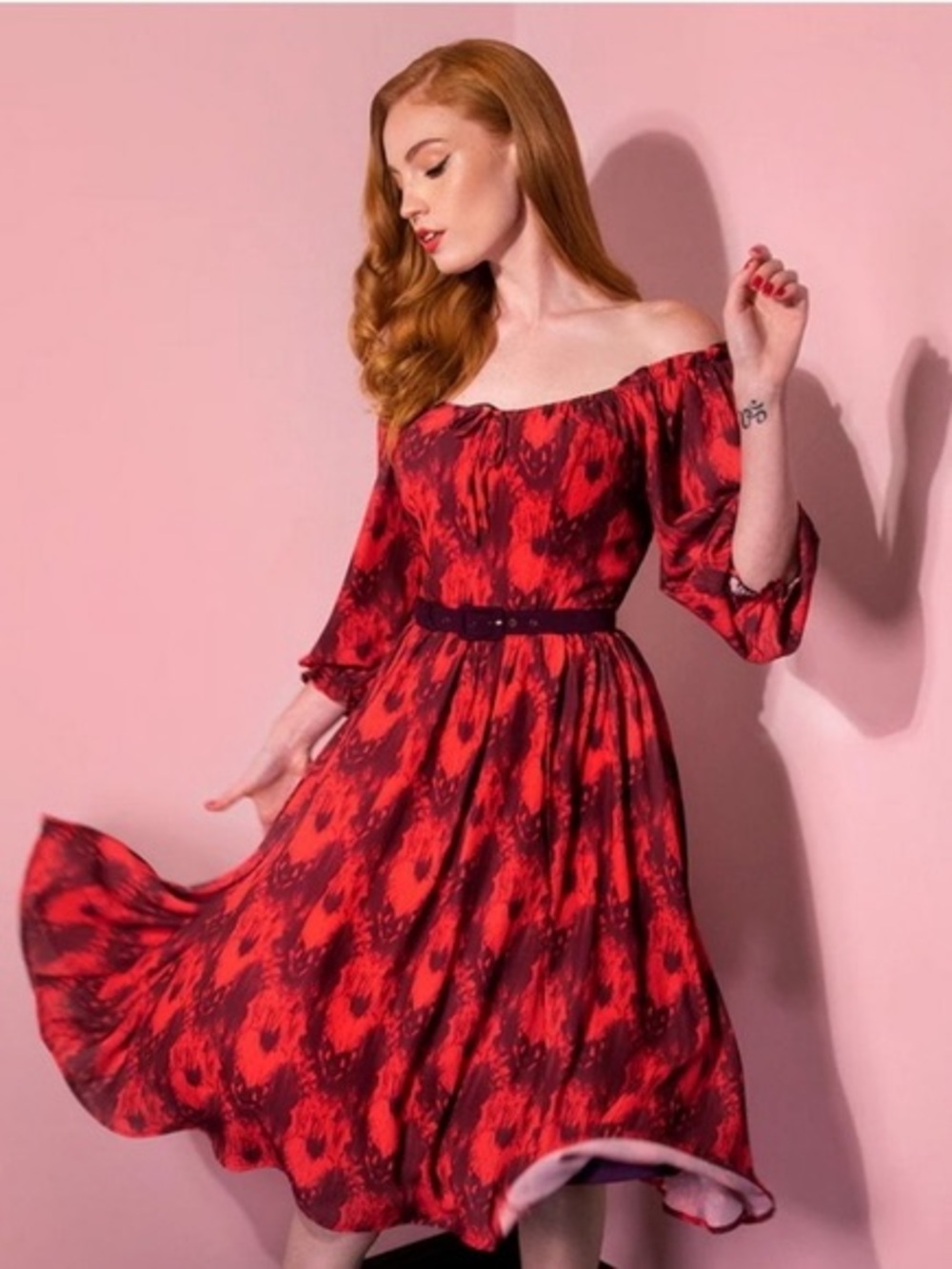 IT PENNYWISE COTTAGE DRESS VIXEN BY MICHELINE PITT